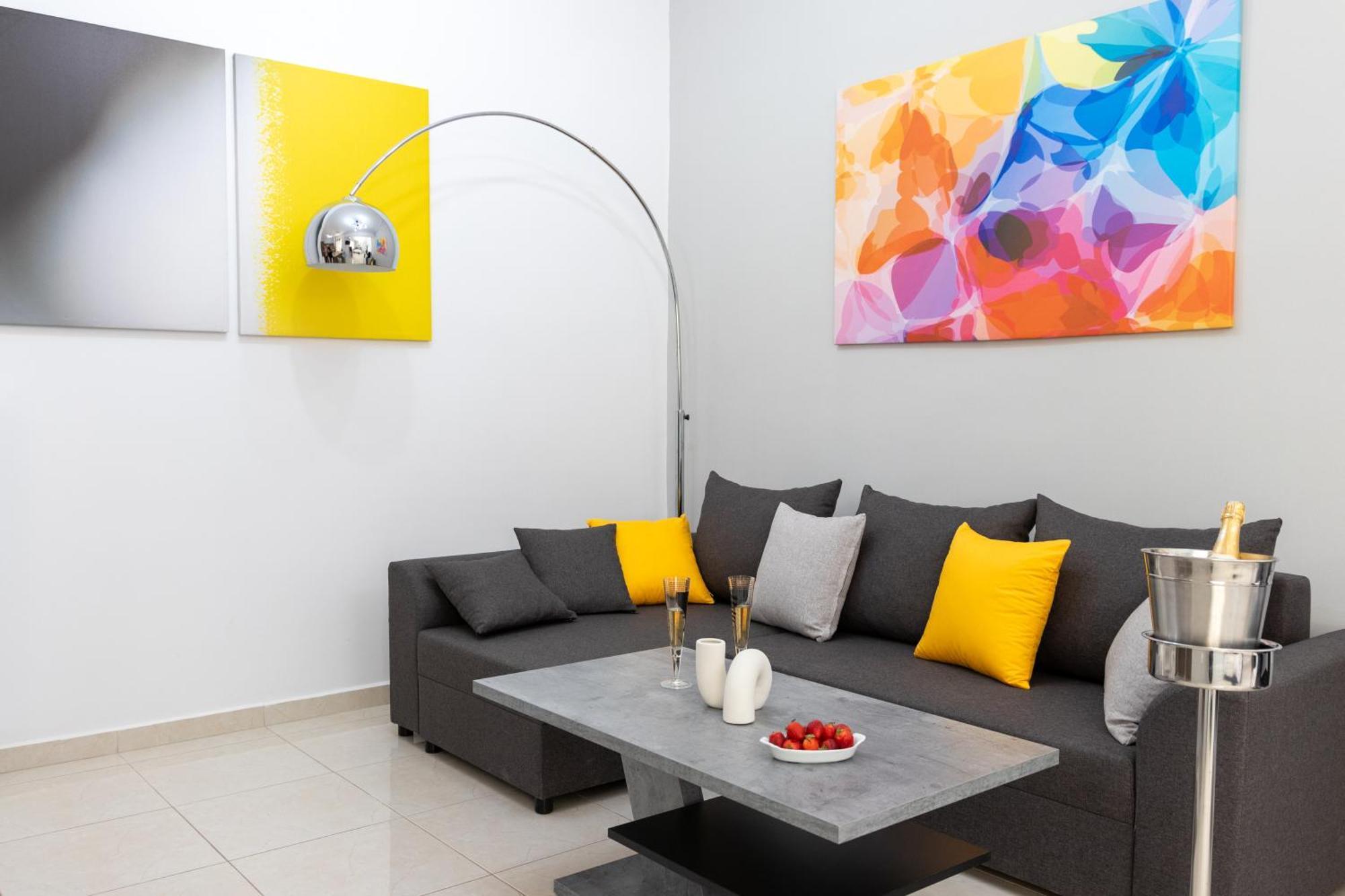 H4 Art Sparta Apartment ภายนอก รูปภาพ
